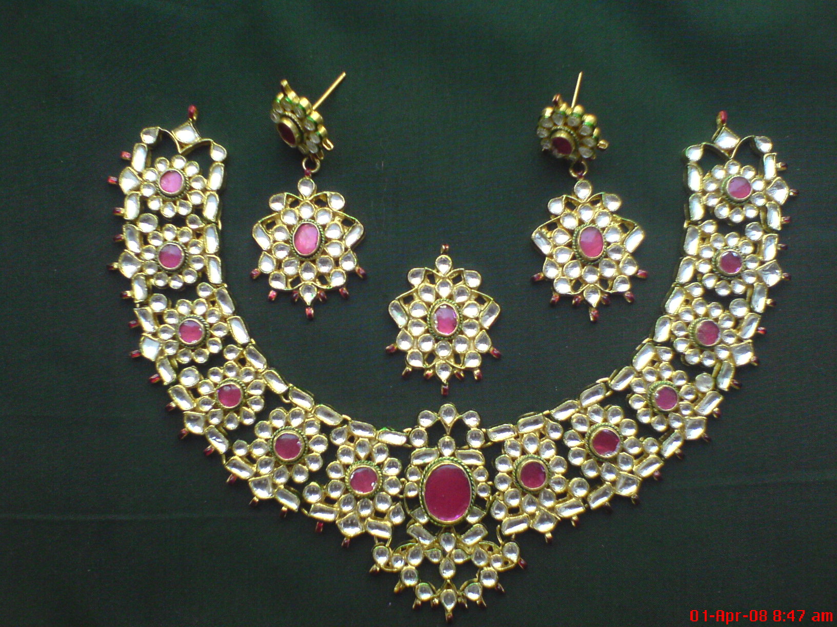 http://events.webindia123.com/events/asp/aspupload/Uploads%5C3819%5C3085_Indian-jewellery-designs-9.jpg